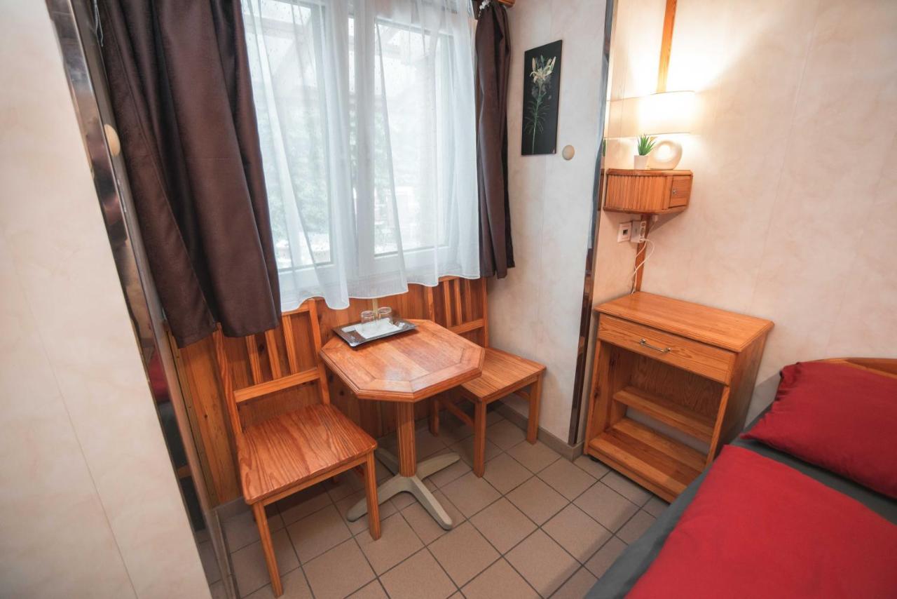Standard szoba kétszemélyes ággyal