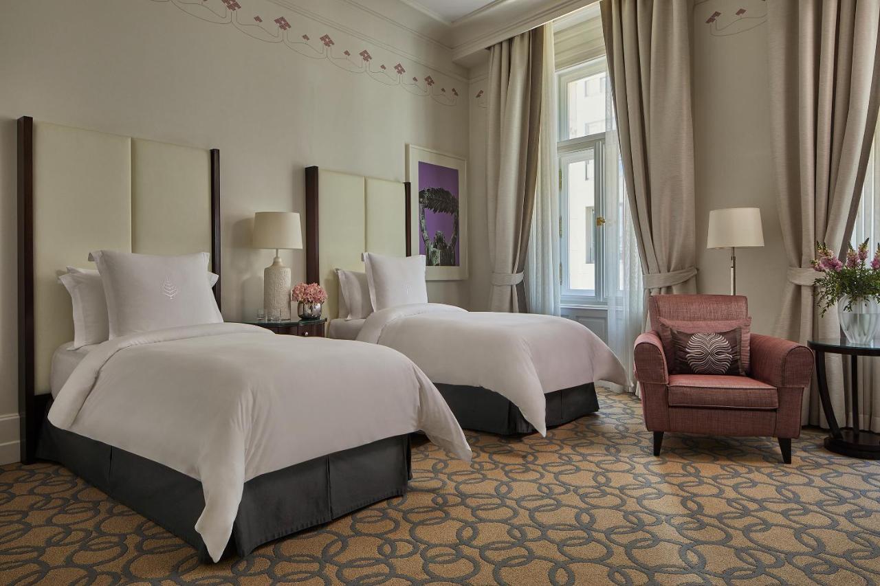 Gresham Room with Two Twin Beds