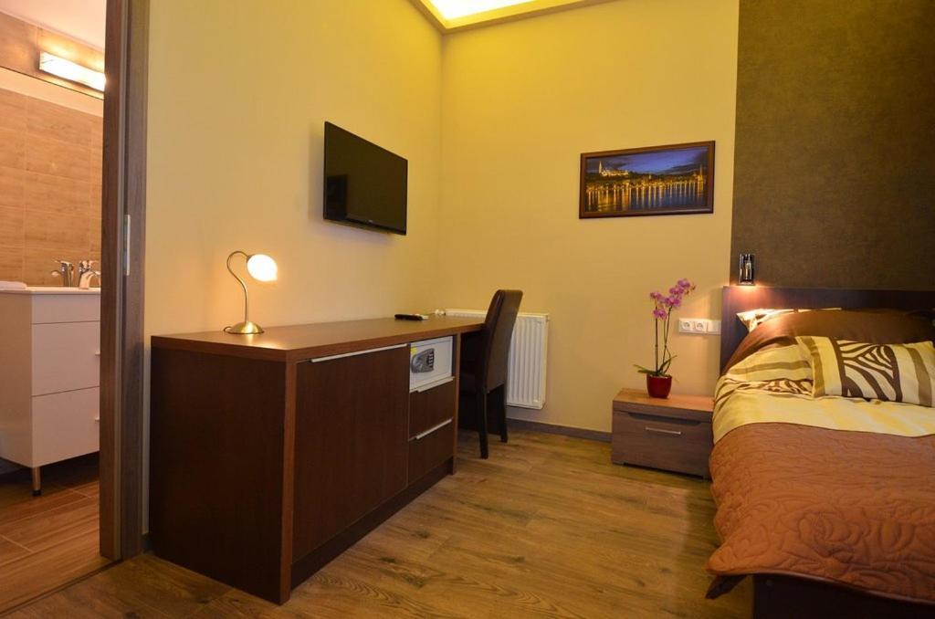 Quarto Individual com Casa de Banho Privativa
