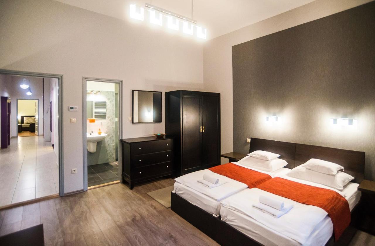 Chambre Familiale avec Salle de Bains