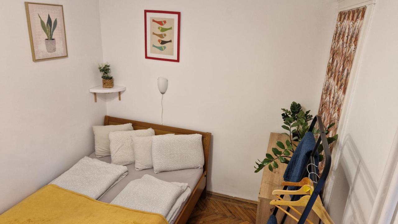 Quarto Duplo com Banheiro Compartilhado