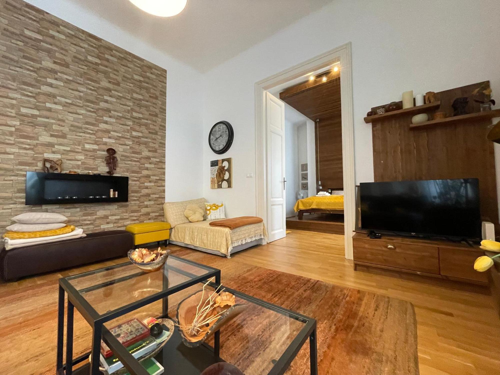 Deluxe Apartment