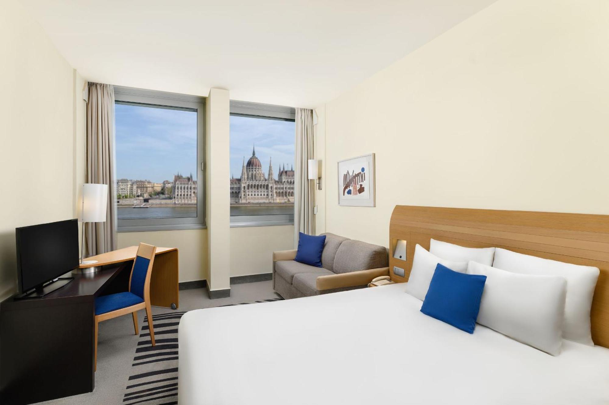 Executive room view to the Parliament