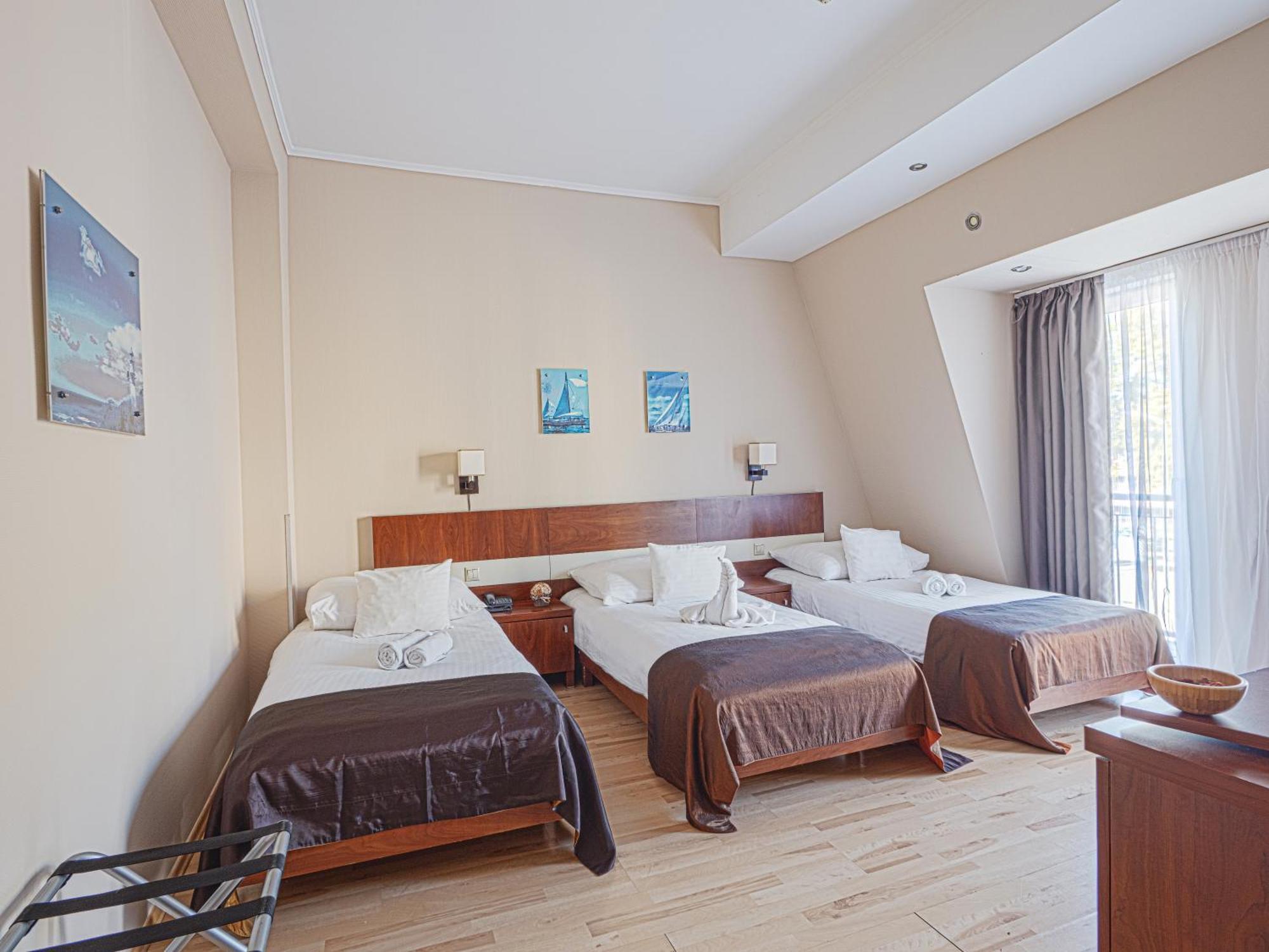 Triple Room