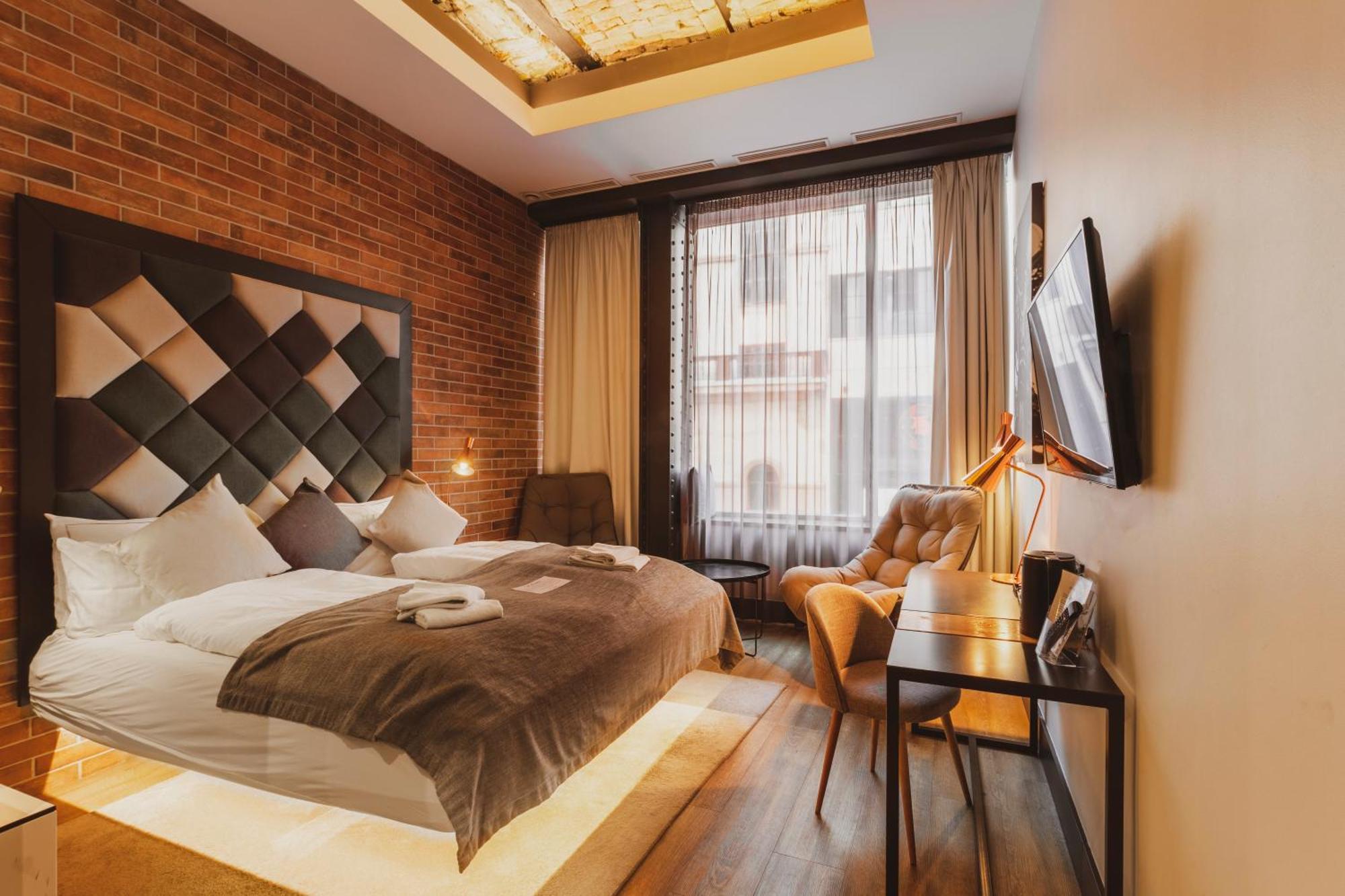Loft Suite City View