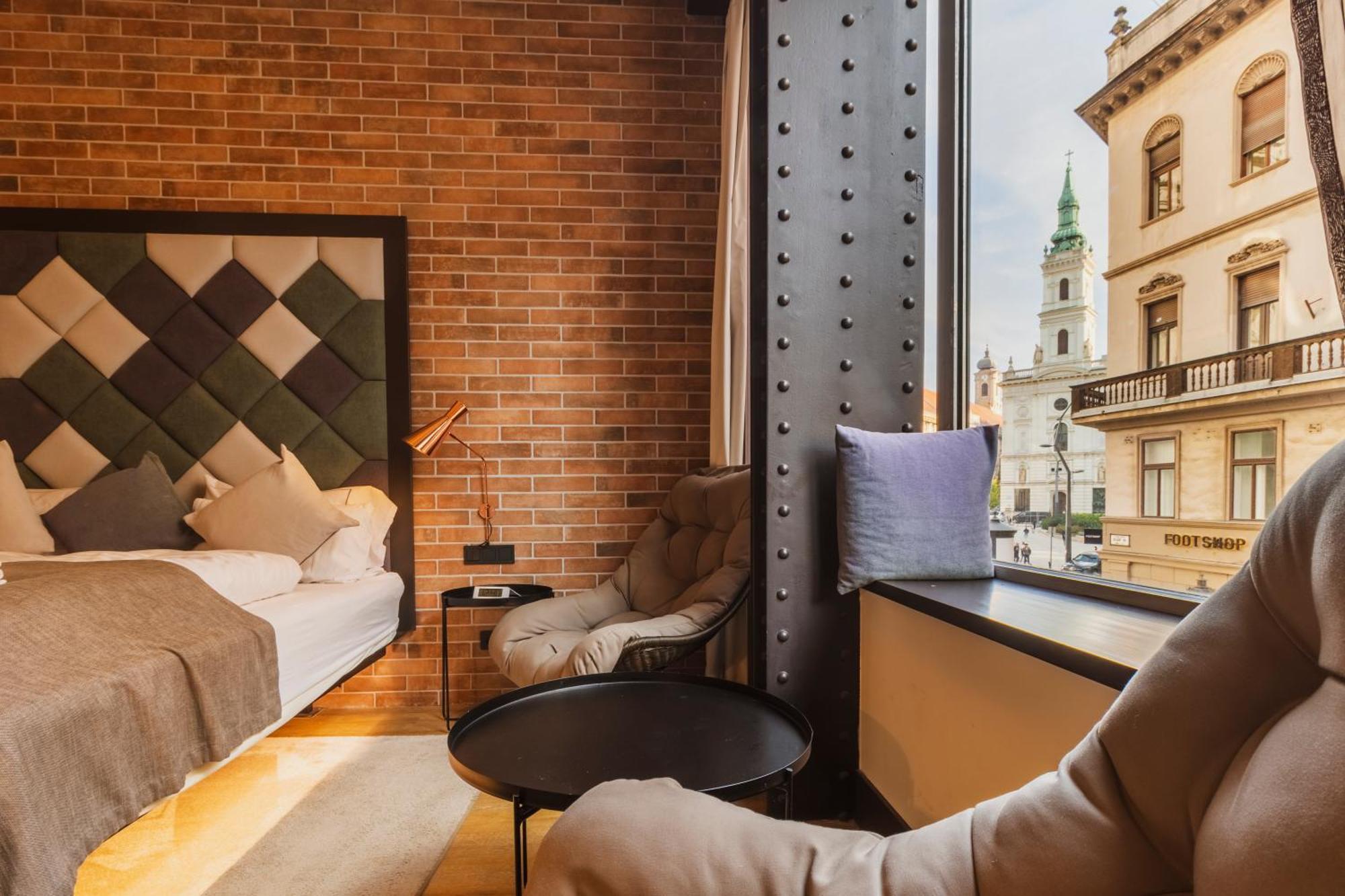 Loft Suite City View
