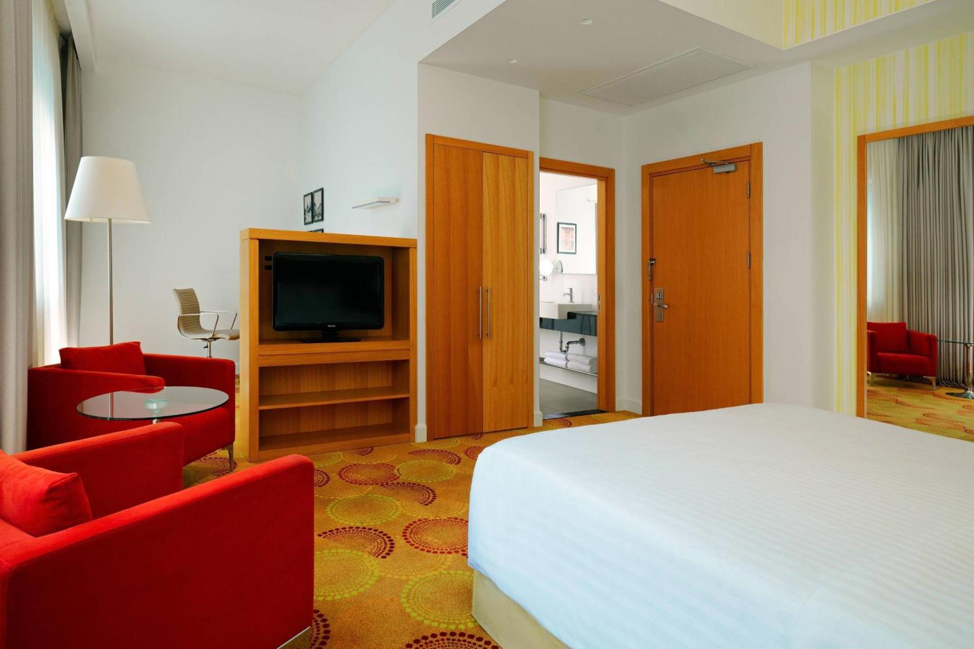 Deluxe Grand Room Larger Guest room 1 King