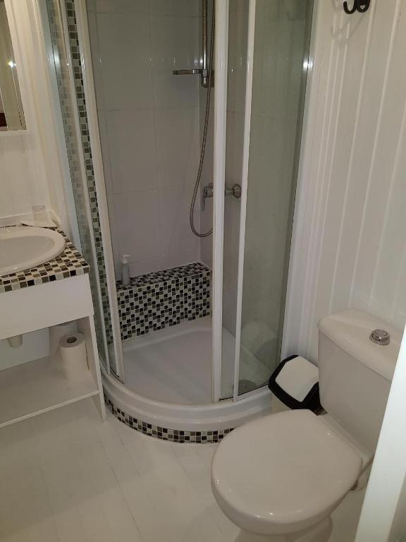 Eenpersoonskamer met Badkamer