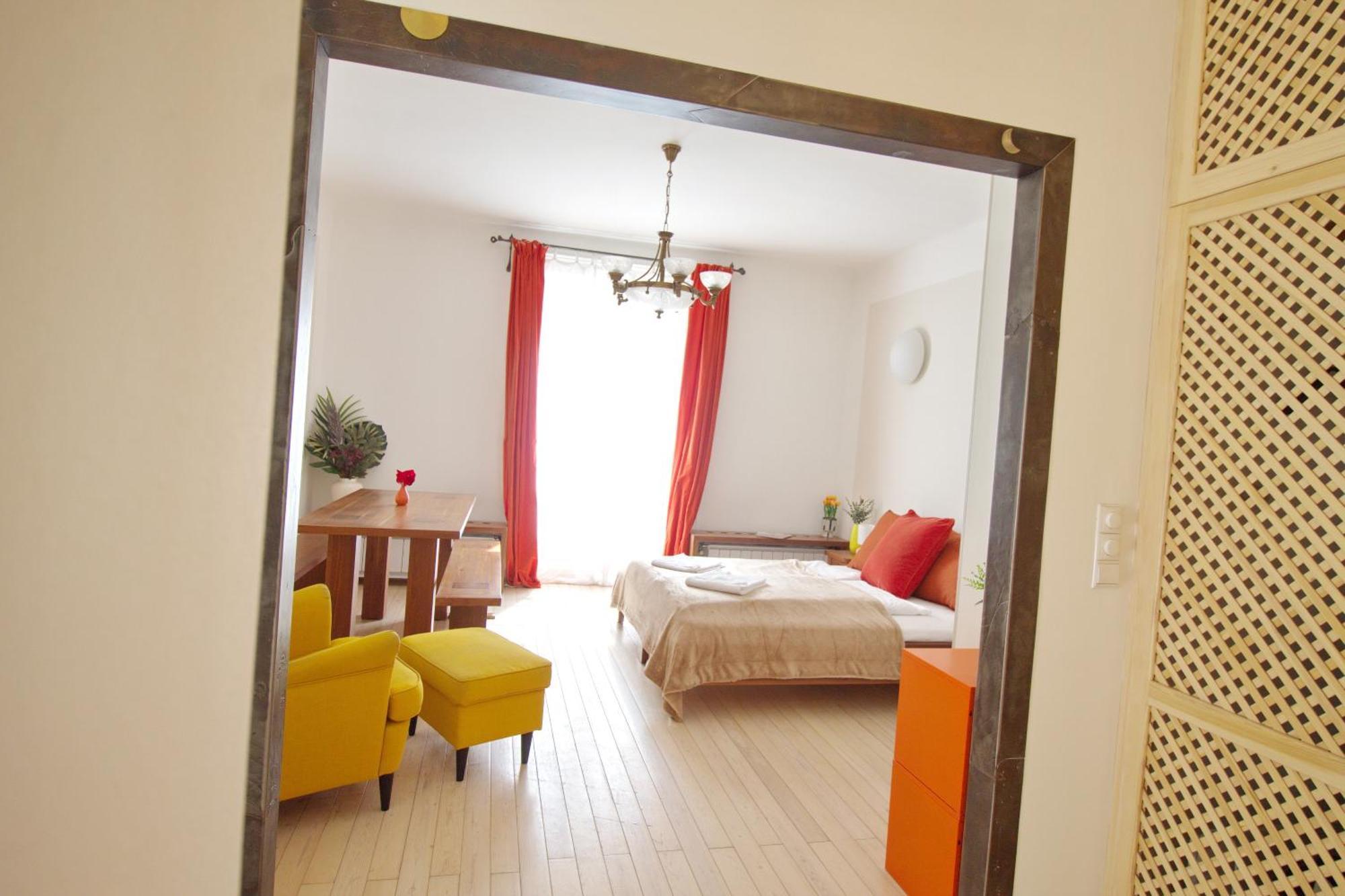 One-Bedroom Apartment