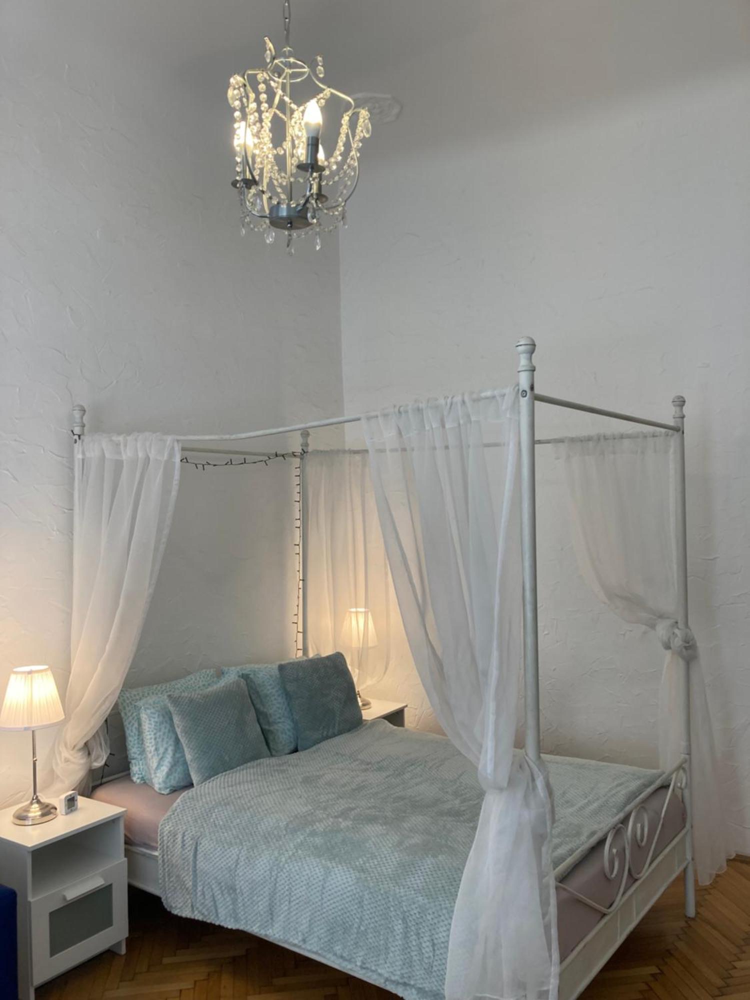 One-Bedroom Apartment with Balcony,1697280341:JPEG
