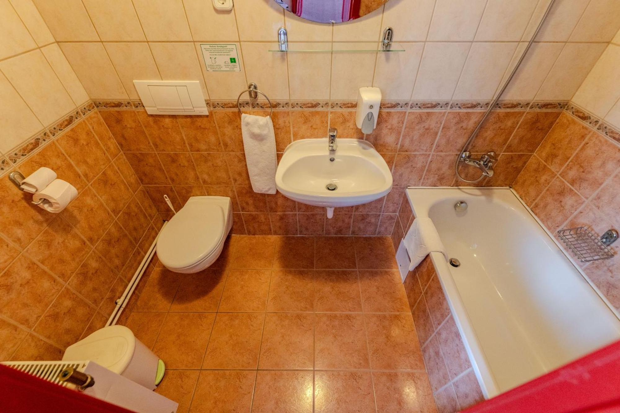 Quadruple Room,1698846371:JPEG