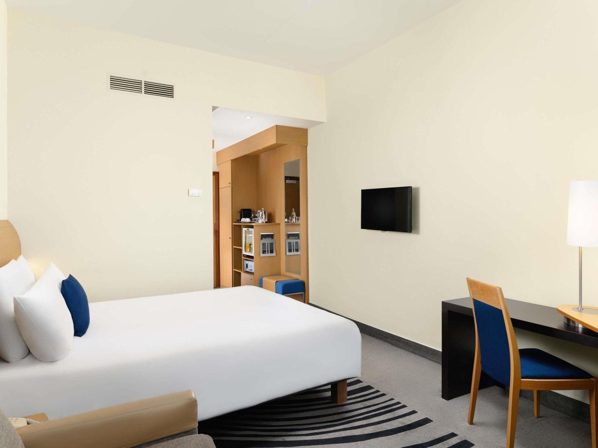 Executive Room view to the Margaret Bridge