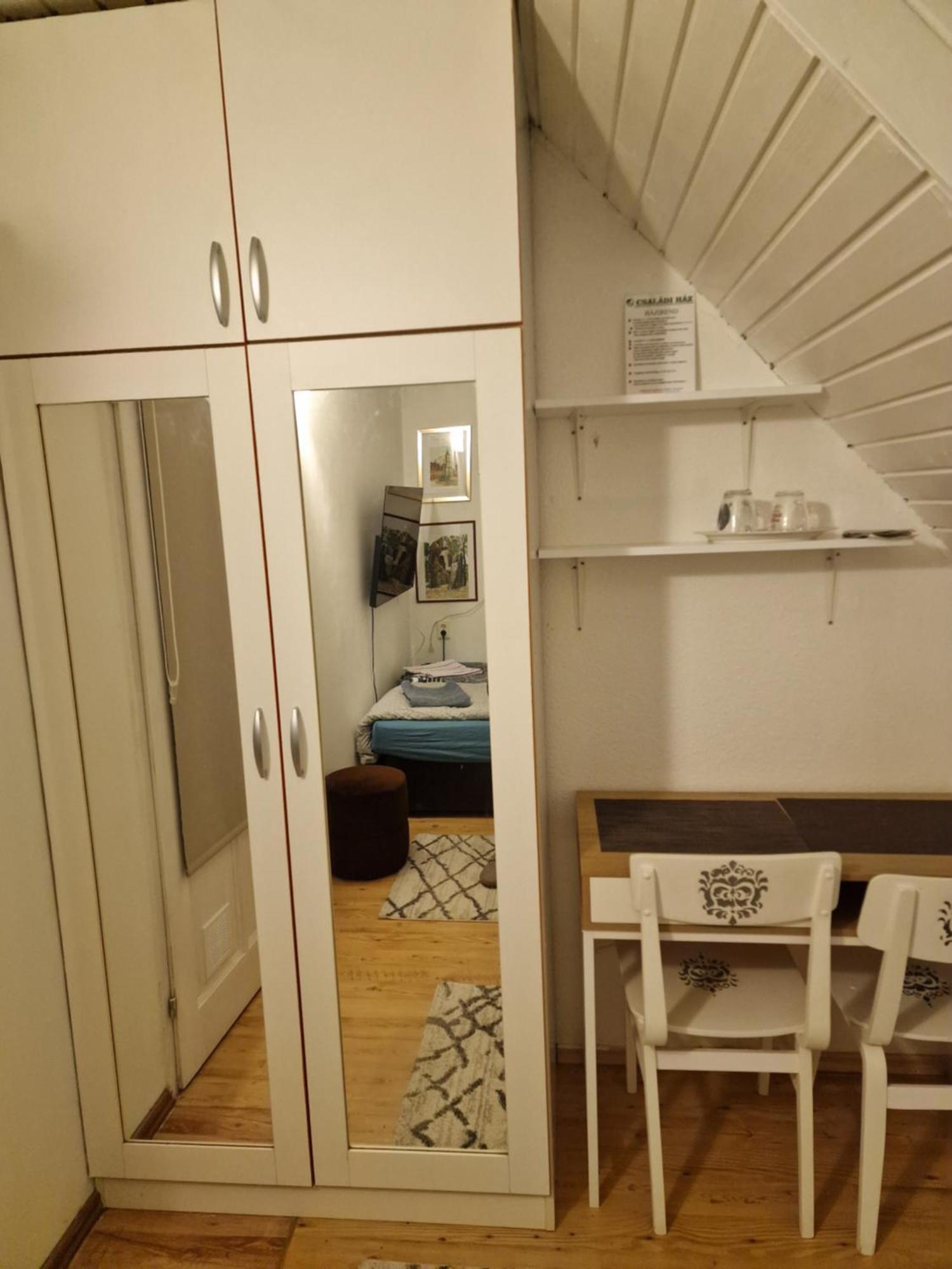 Double Room,1743025349:JPEG