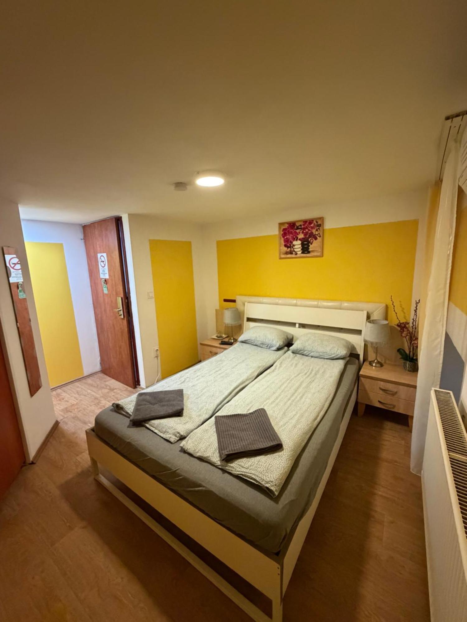 Double or Twin Room Private Bathroom