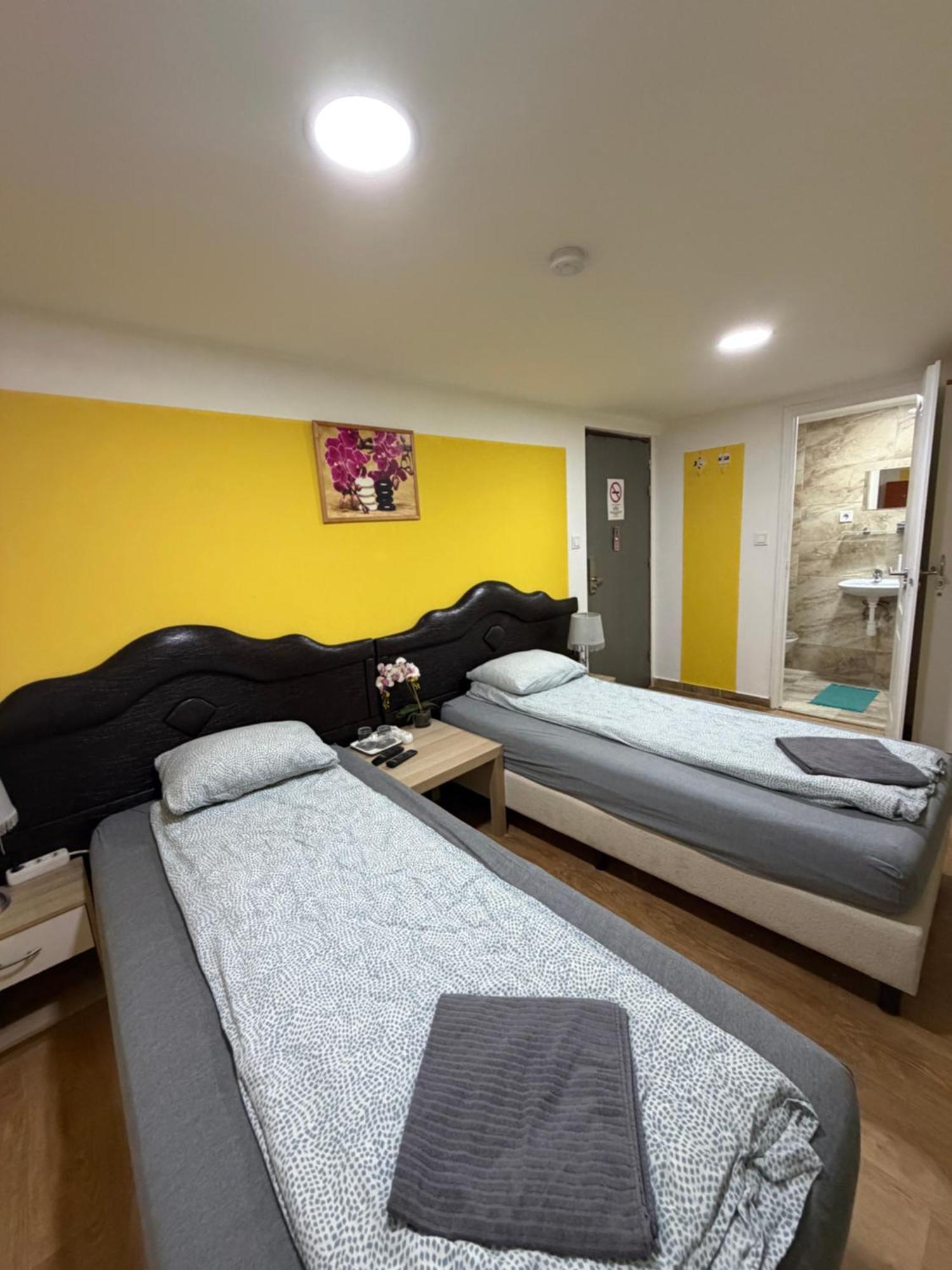 Double or Twin Room Private Bathroom