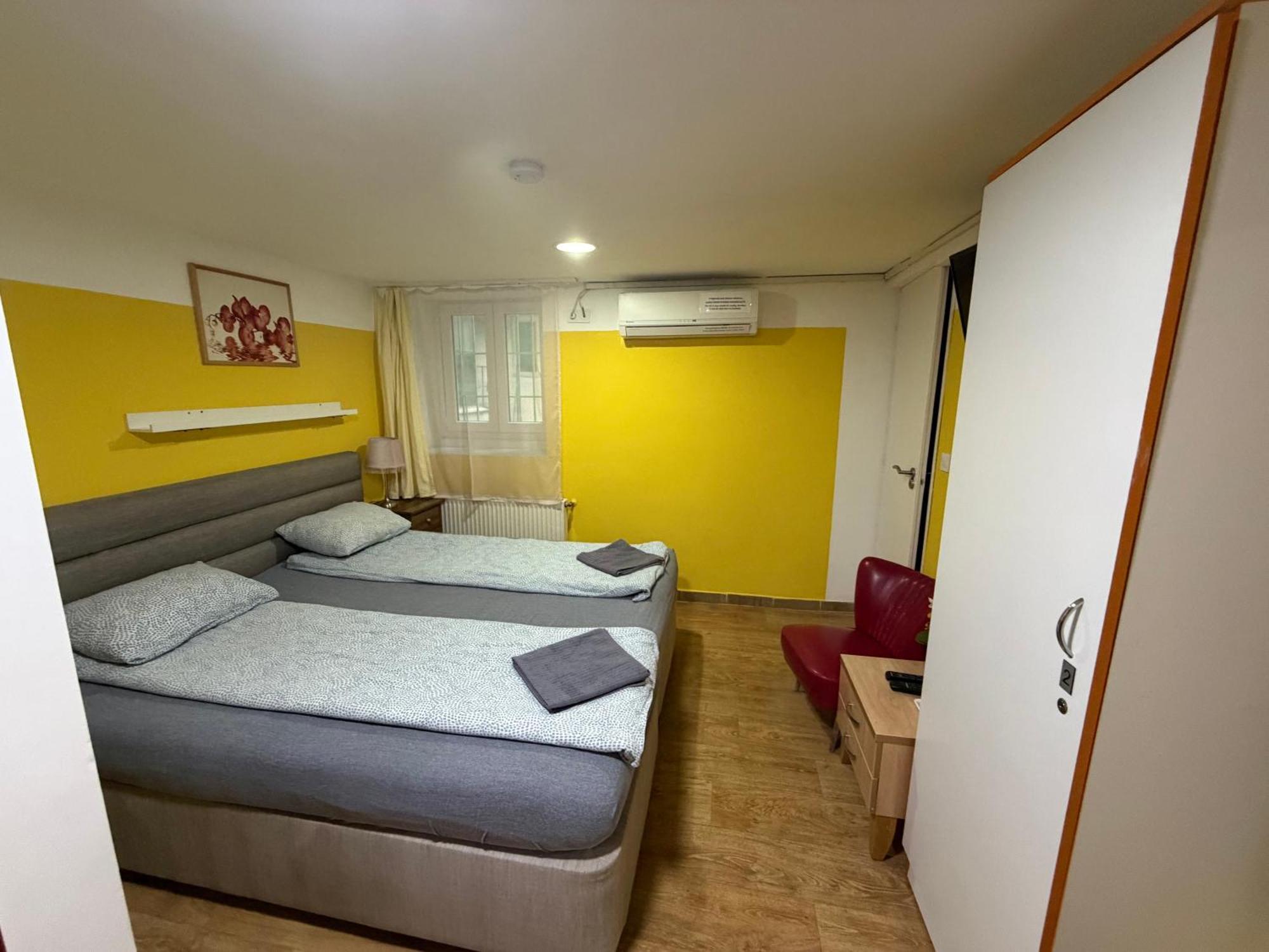 Double or Twin Room Private Bathroom