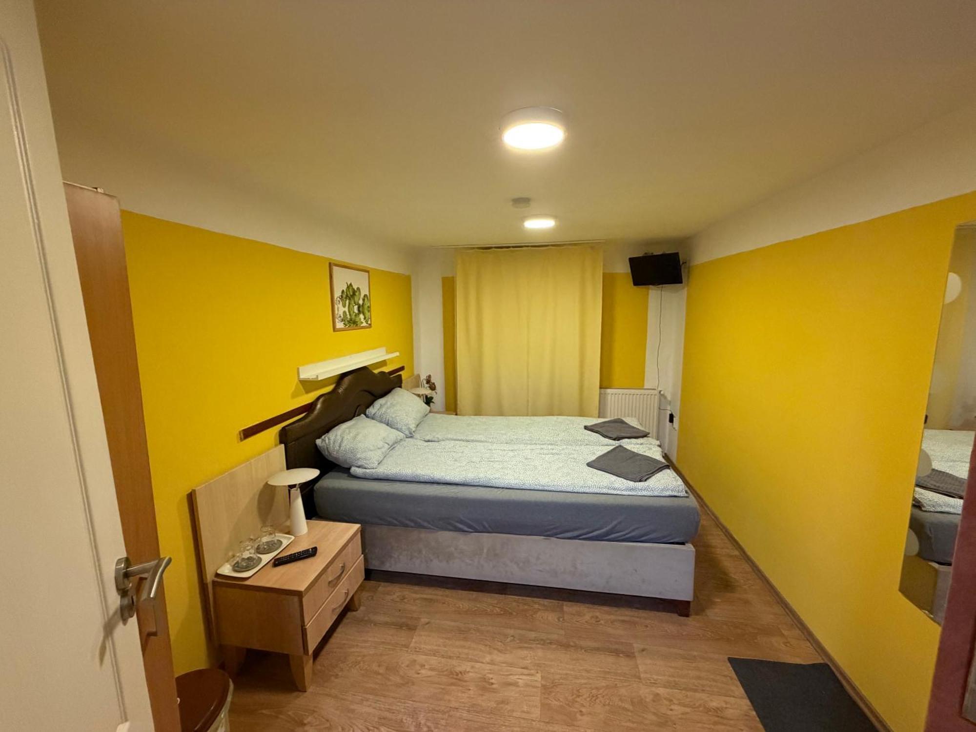 Double or Twin Room Private Bathroom