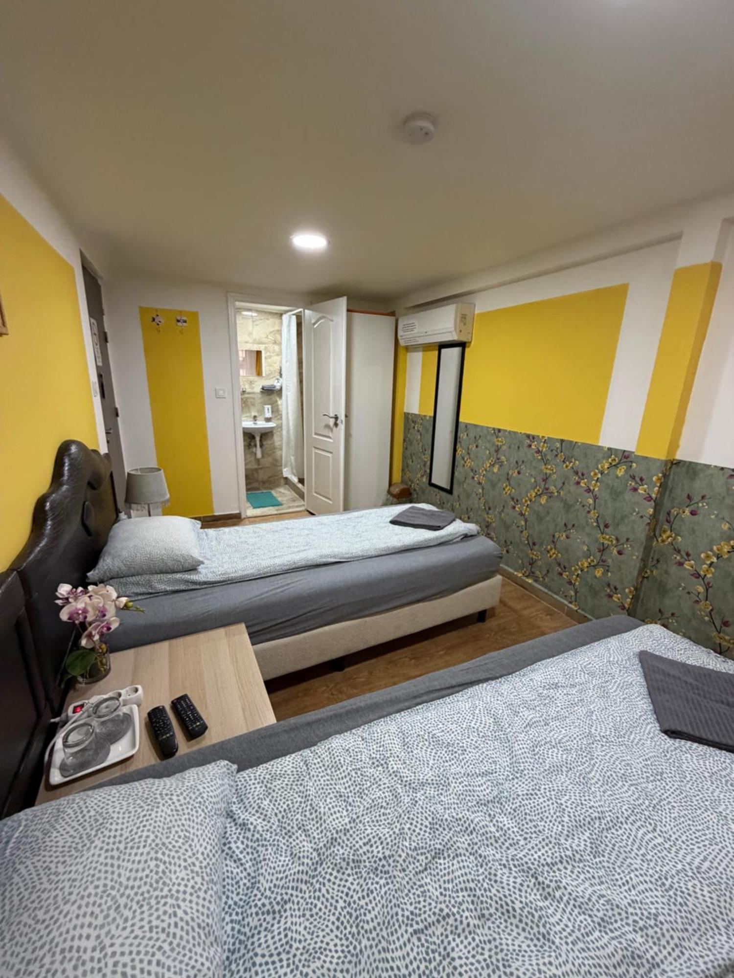Double or Twin Room Private Bathroom