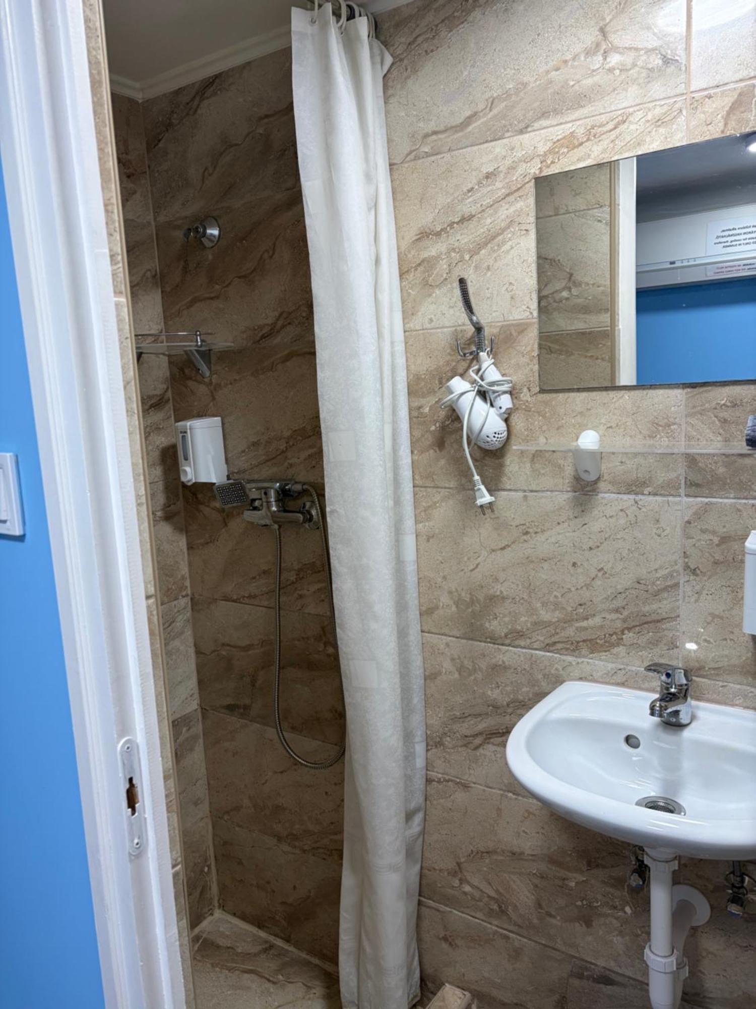 Single Room Private Bathroom