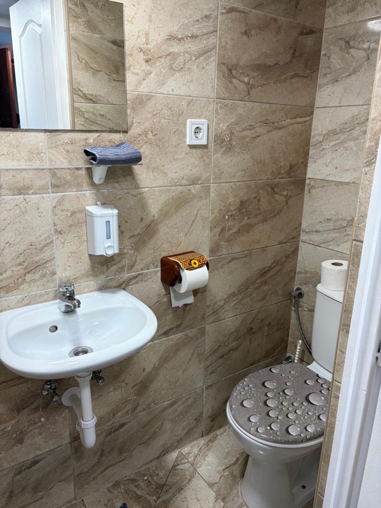 Single Room Private Bathroom