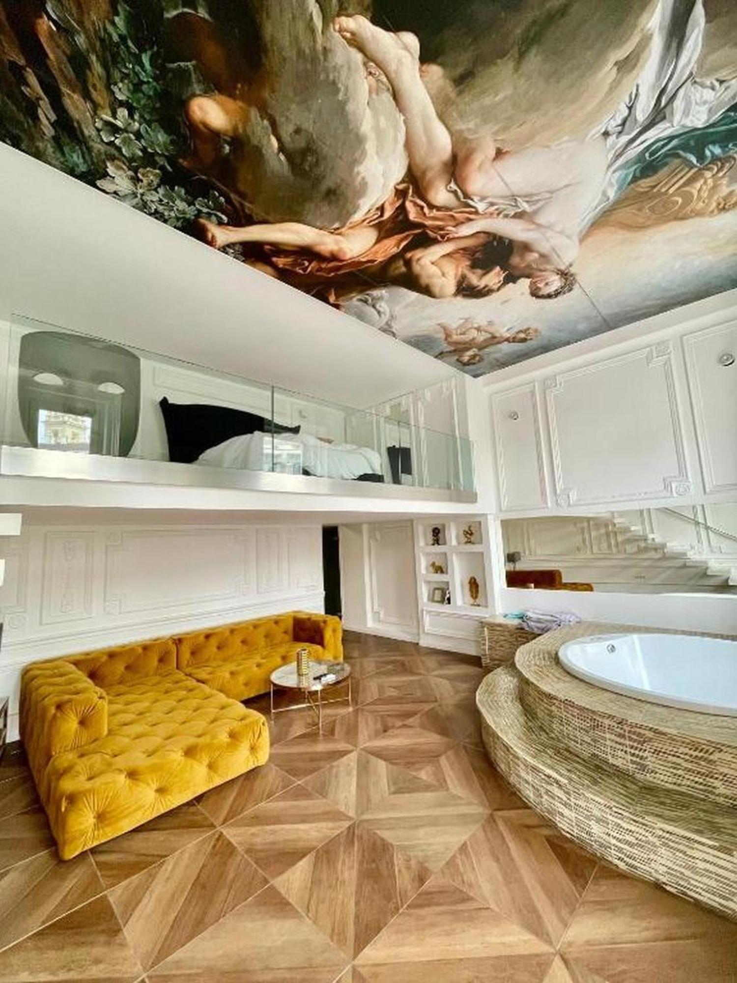 Deluxe One-Bedroom Apartment with City View,1746369226:JPEG