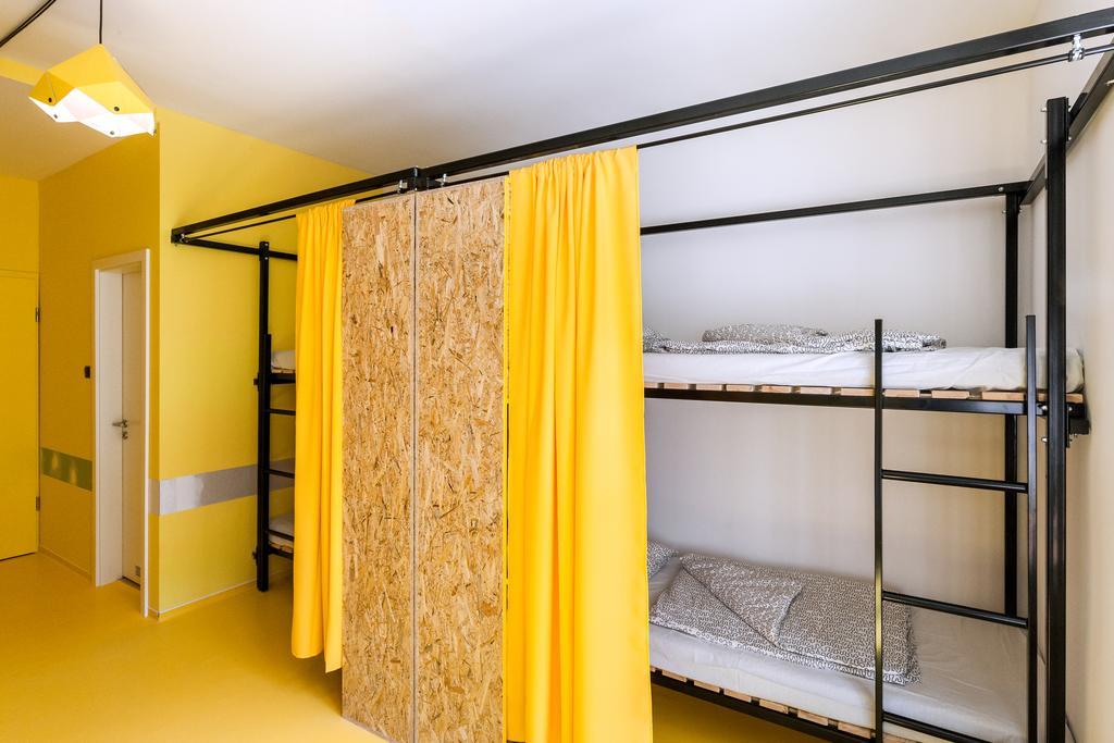 Bett im 4-Bett-Schlafsaal mit eigenem Bad