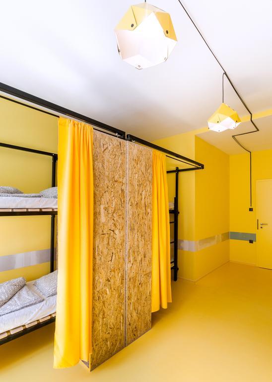 Bett im Frauenschlafsaal mit 8 Betten und eigenem Bad