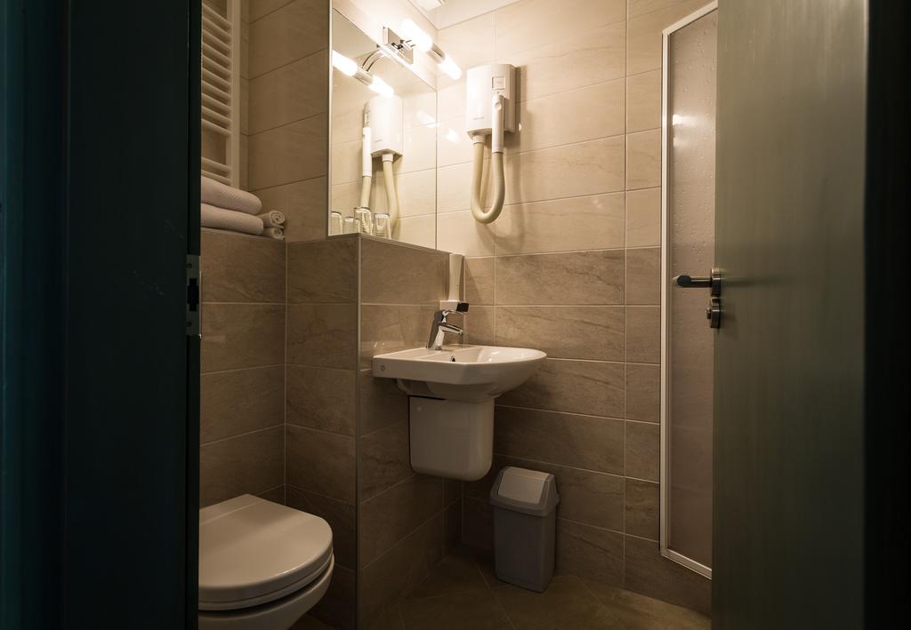 Standard Double Room,1593641986:JPEG