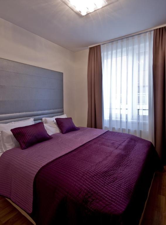 Deluxe One-Bedroom Apartment Balcony