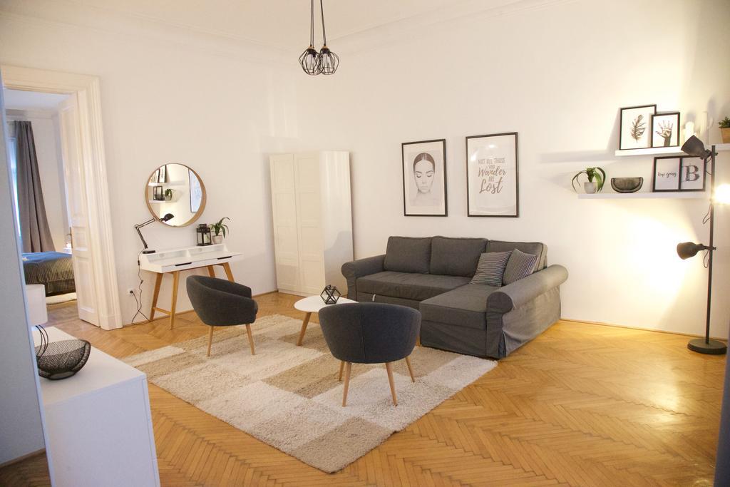 One-Bedroom Apartment River View