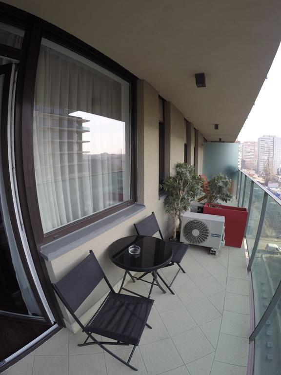 Deluxe One-Bedroom Apartment Balcony