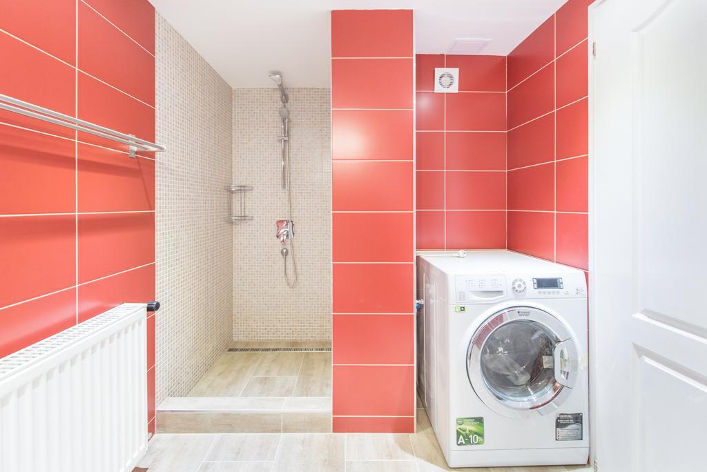 Apartment,382119244:JPEG