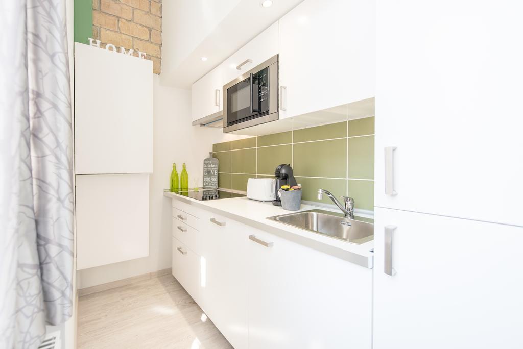 Apartment with Garden View,382119262:JPEG