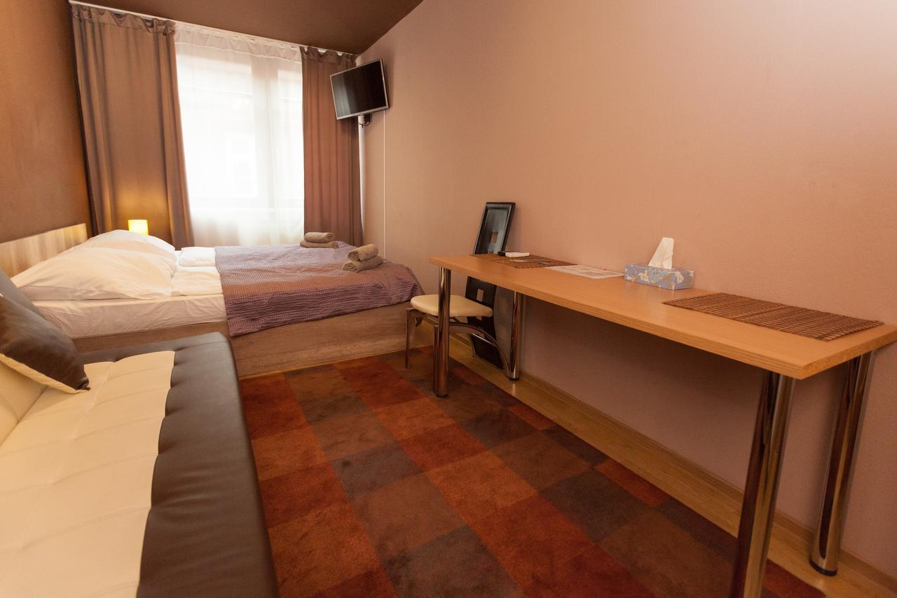 Camera Queen Deluxe