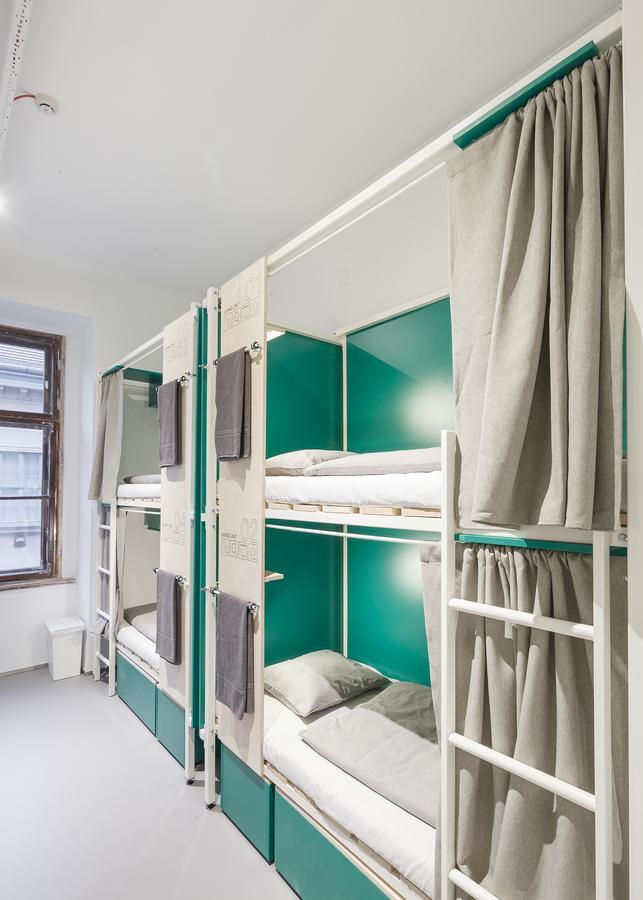 Bed 8-Bed Mixed Dormitory Room Private Bathroom