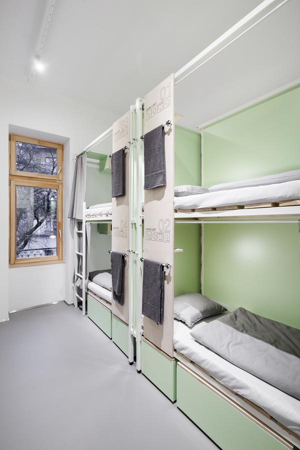 Bed 8-Bed Mixed Dormitory Room