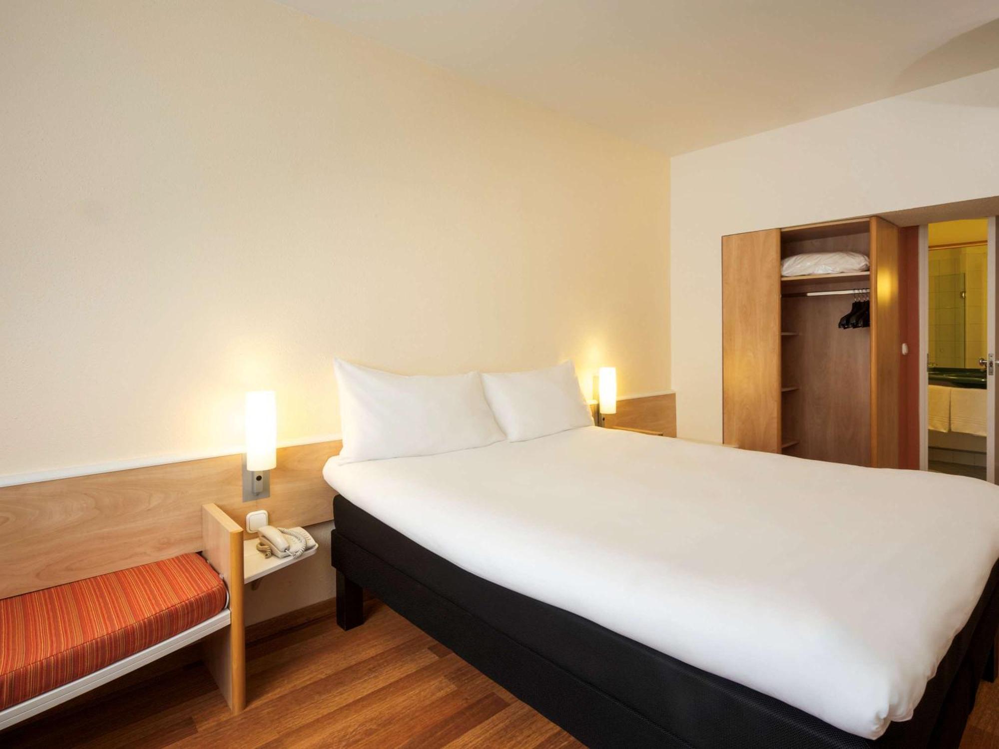 Standard Double Room,687715347:JPEG