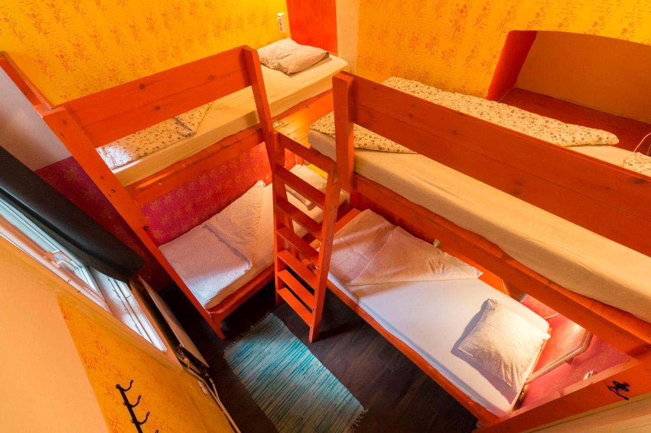Posto Letto in Dormitorio Femminile per 4 Persone