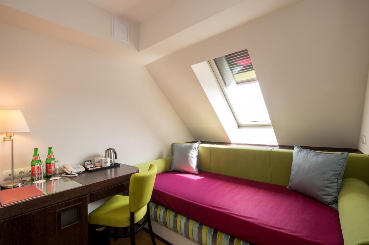 Quarto Duplo Comfort com Cama Extra