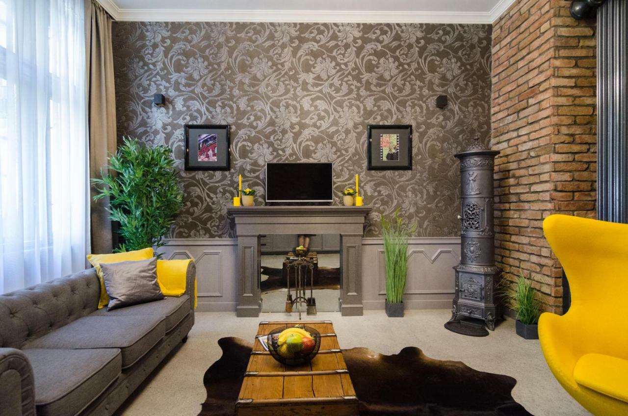 Apartment,858320894:JPEG