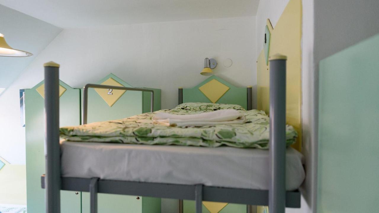 Cama em Dormitório Feminino com 4 Camas