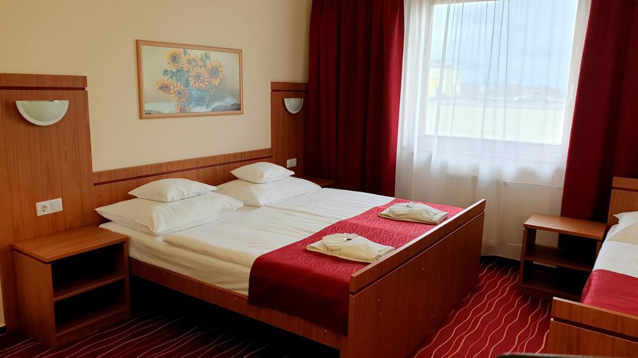 Triple Room,982136884:JPEG