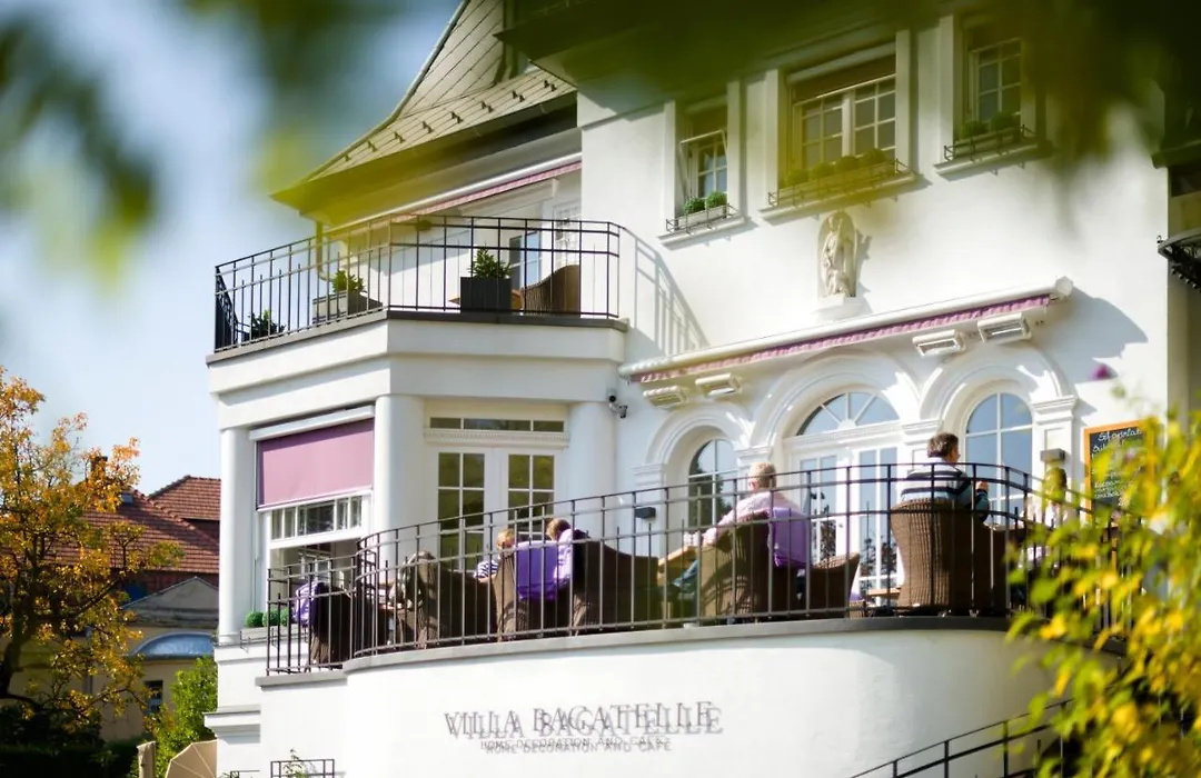 Bagatelle Gardenhouse-1