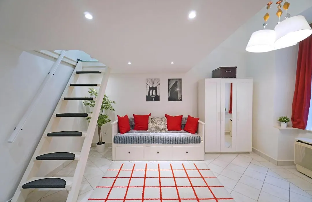 V27 Vadász Apartment-1