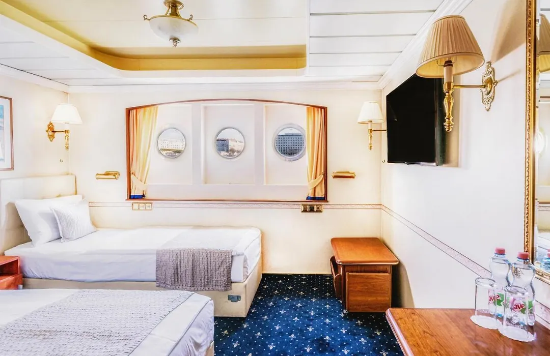 Onriver Hotels - Ms Cezanne-1