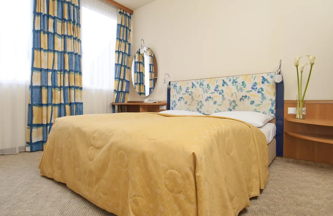 Starlight Suiten Hotel Budapest-1