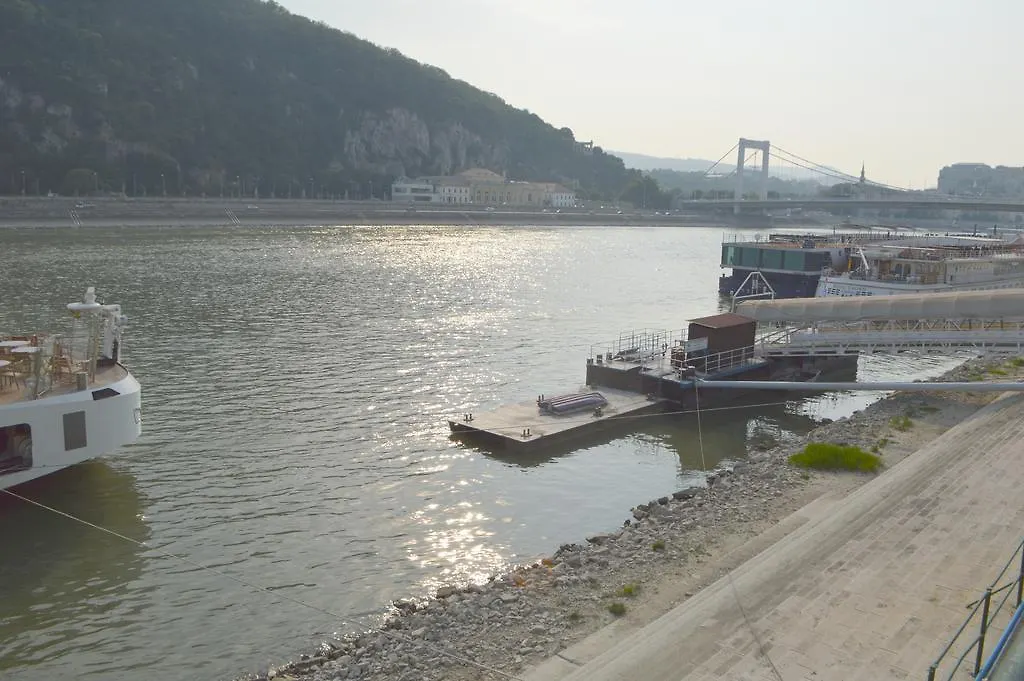 Riverside Danube Guest House-1