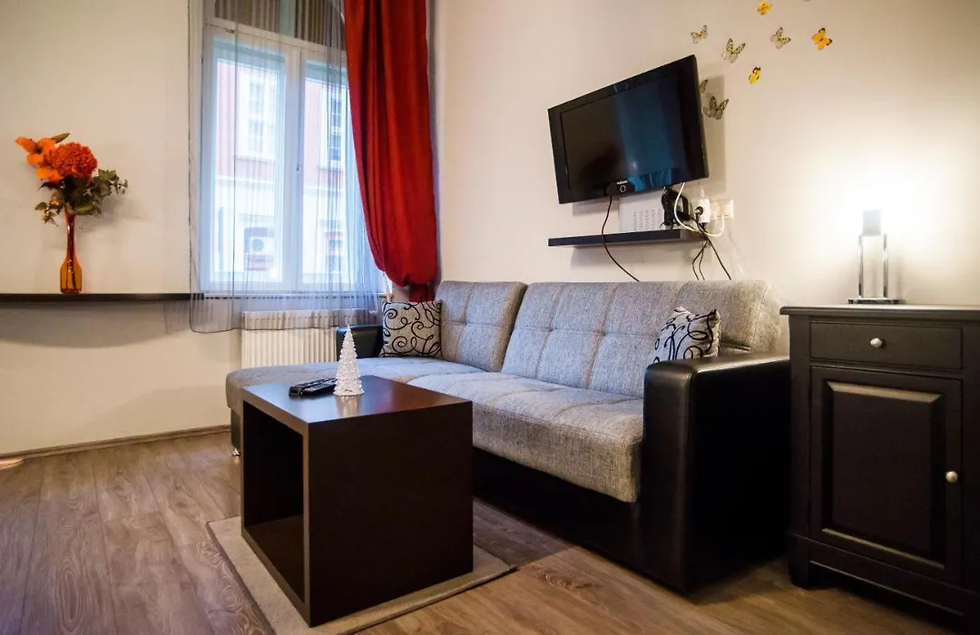 Budapest Rooms Bed And Breakfast-1