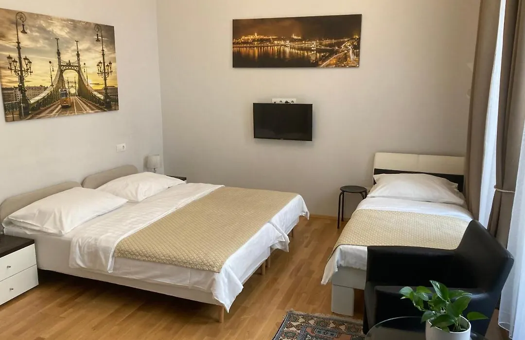 Anabelle Bed And Budapest-1