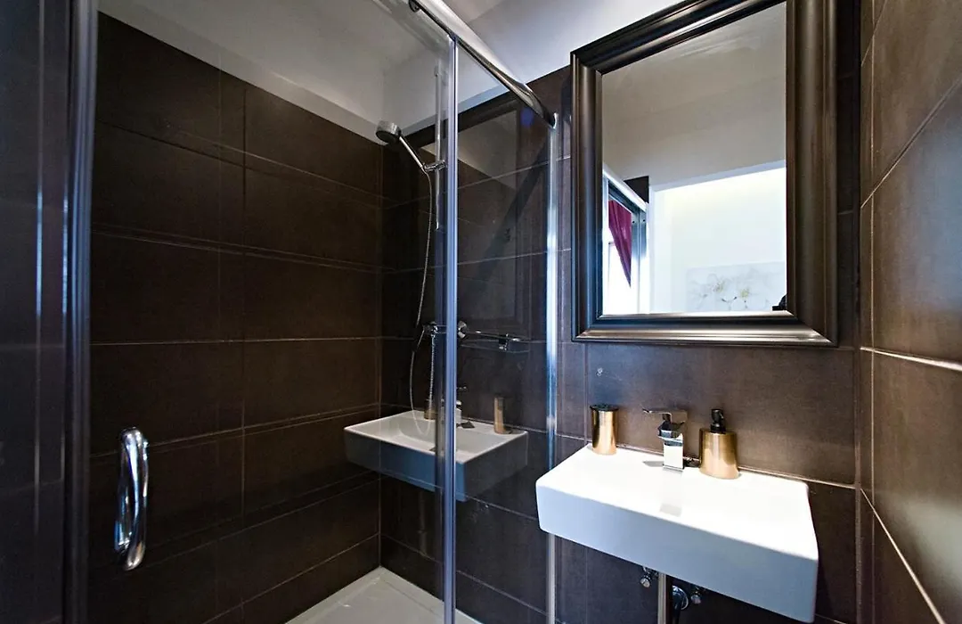 Central 5 Guest House-1